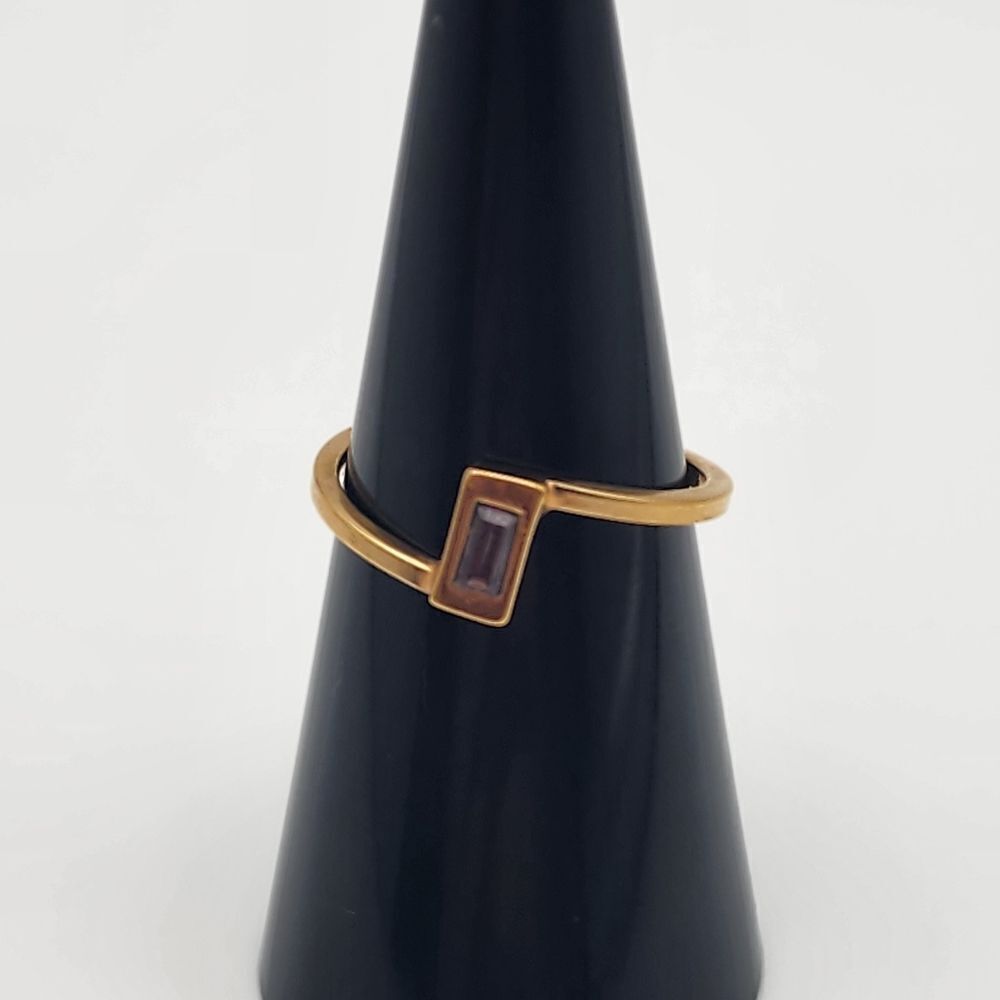 Vintage Avon Gold Tone & Purple Rhinestone Ring (7)